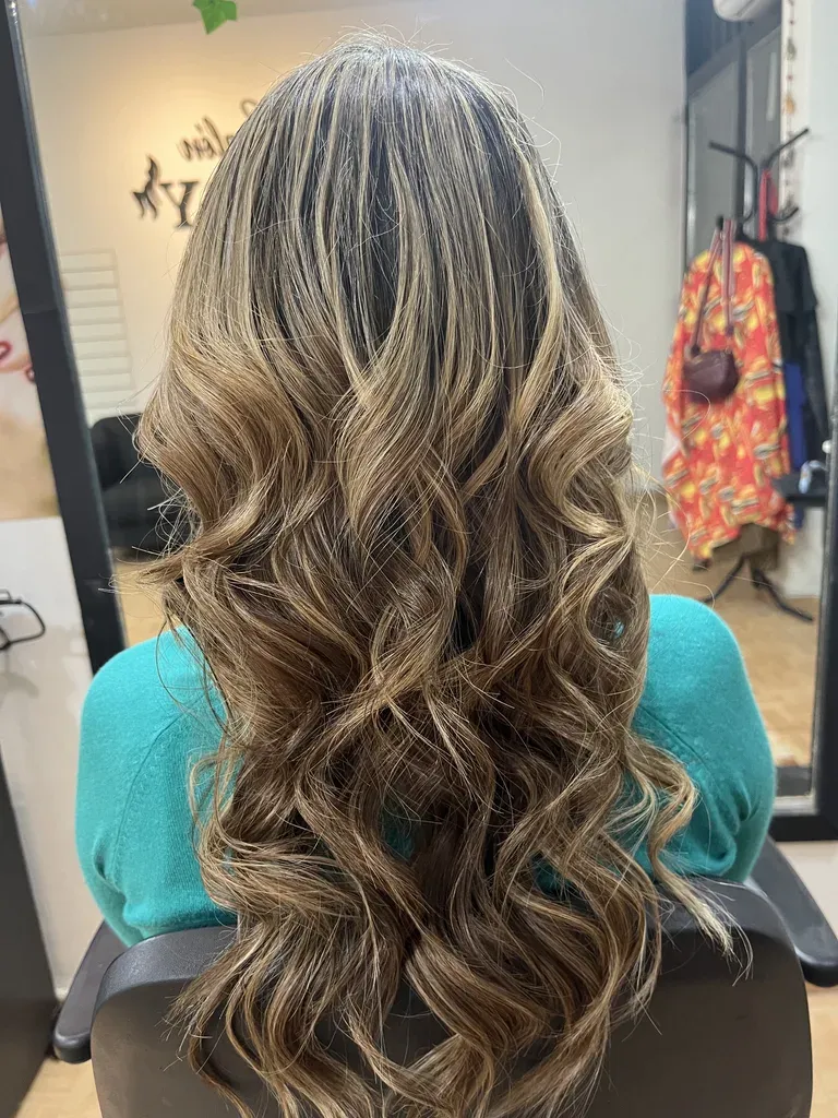 Después — Balayage & Rulos