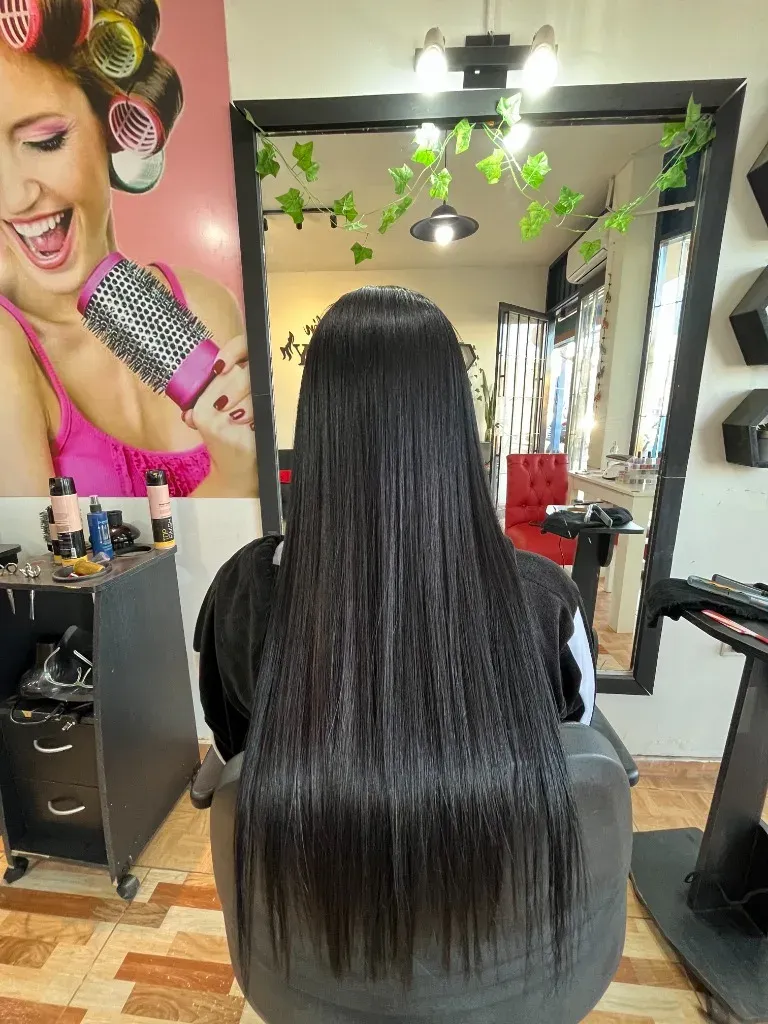 Alisado definitivo sin frizz en cabello negro
